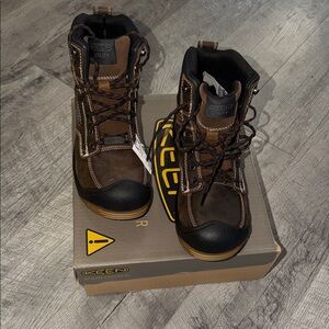 NWT KEEN Men's Dark Brown Utility Boots